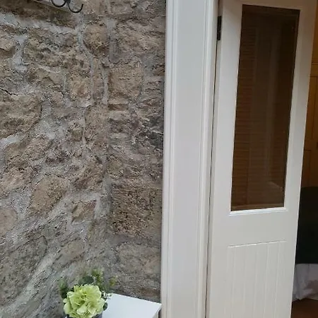 Historic Hideaway In Centre Appartamento